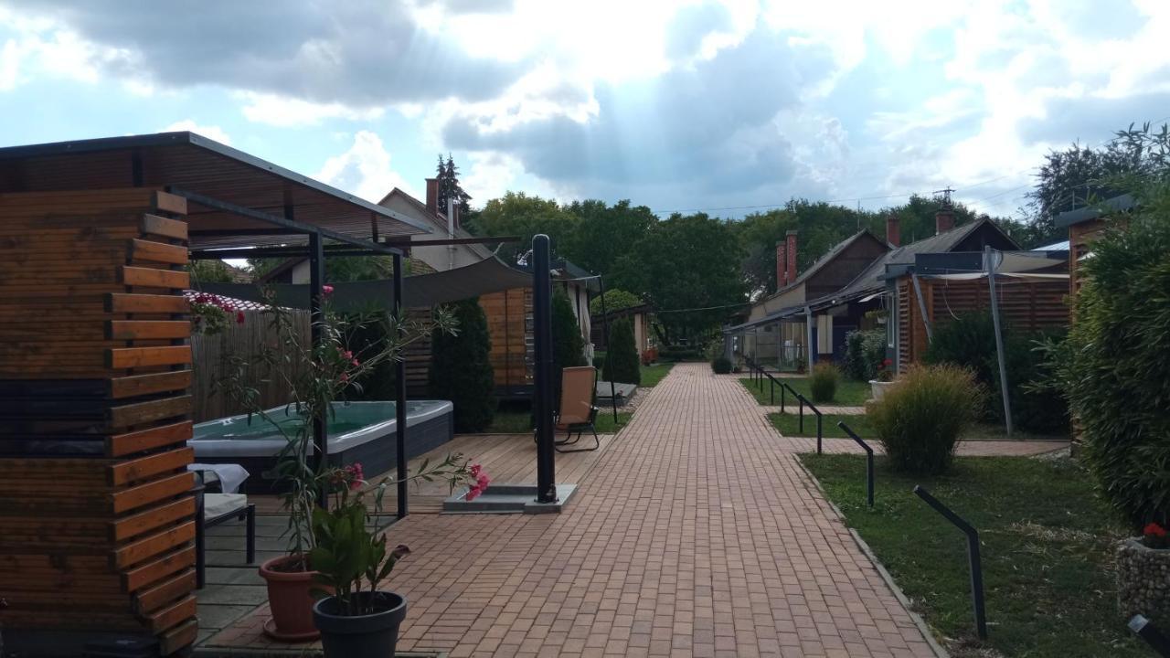 Green Corner Wellness Puspokladany Exterior photo